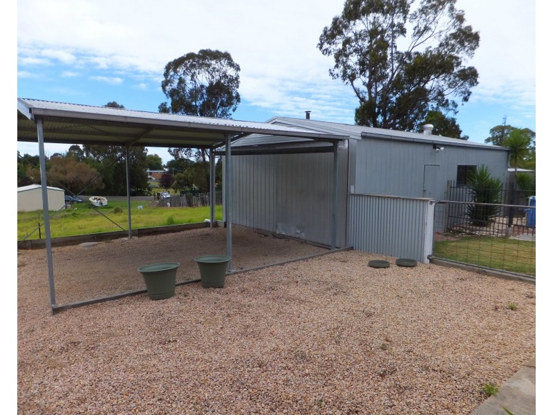 96 Stanley St, Orbost VIC 3888