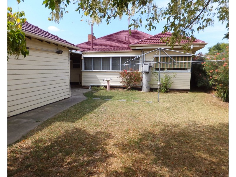 40 Day St, Bairnsdale VIC 3875