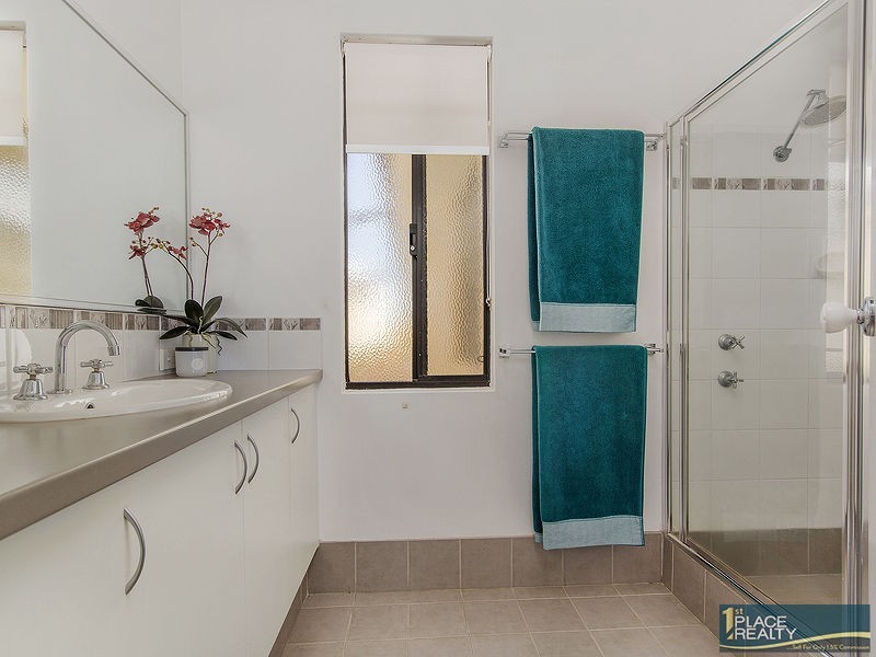 33 Lascelles Circus, Lakelands WA 6180