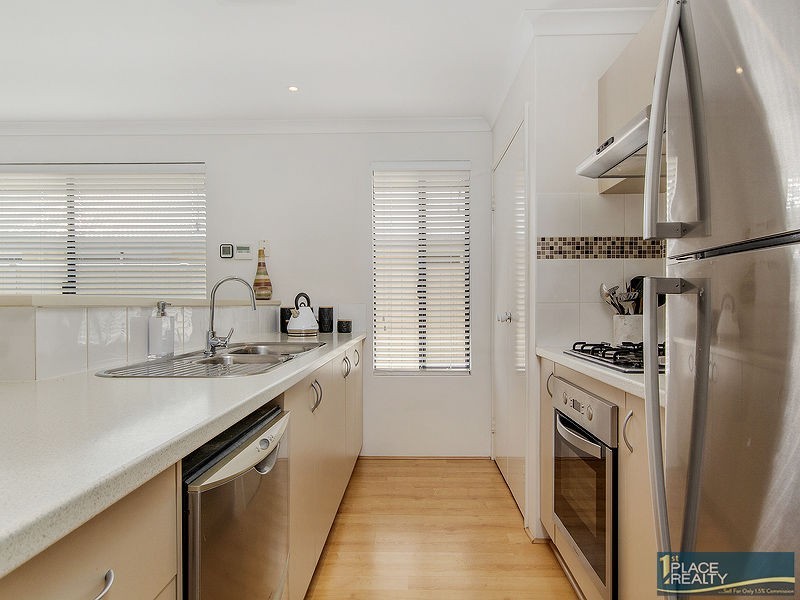 33 Lascelles Circus, Lakelands WA 6180
