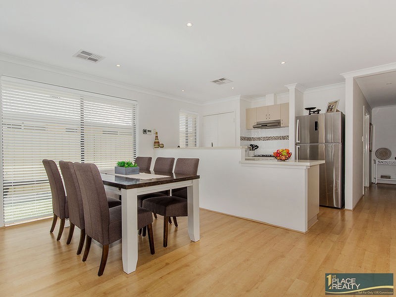 33 Lascelles Circus, Lakelands WA 6180