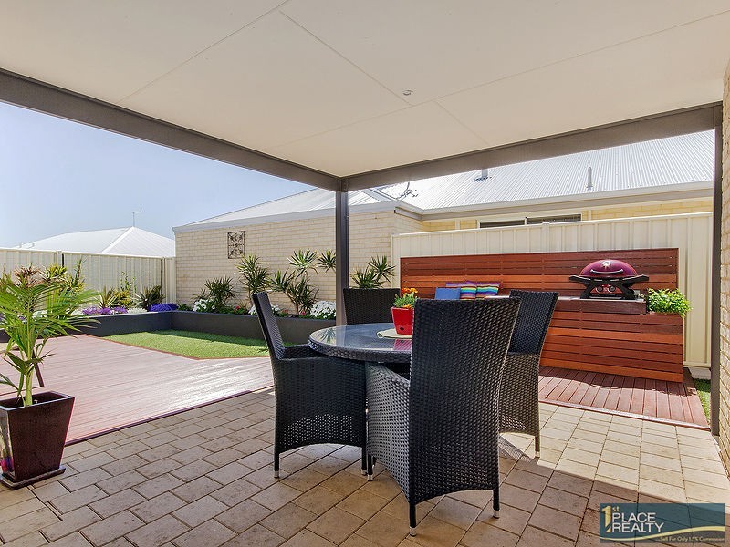 33 Lascelles Circus, Lakelands WA 6180