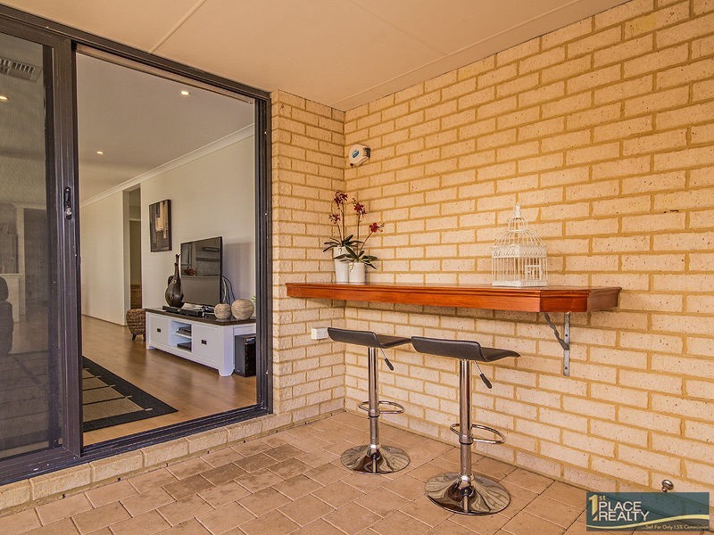 33 Lascelles Circus, Lakelands WA 6180