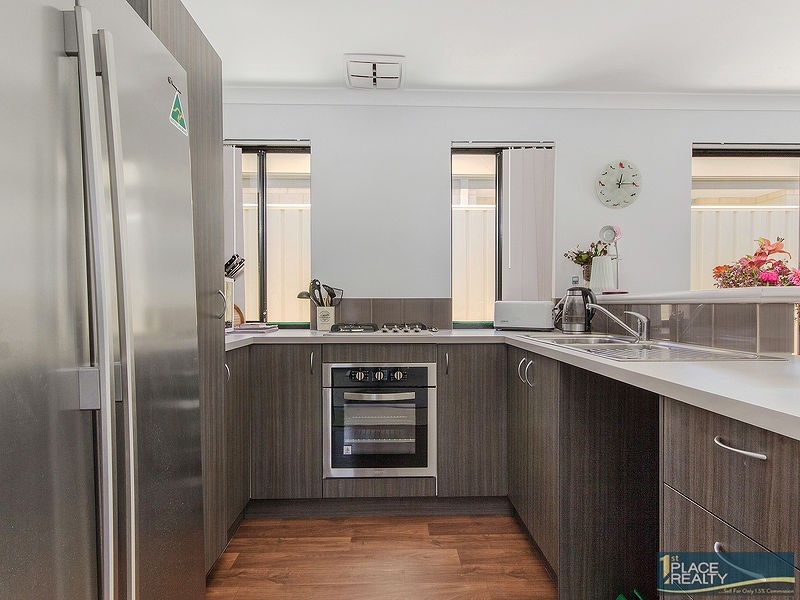 15 Payanna Grange, Lakelands WA 6180