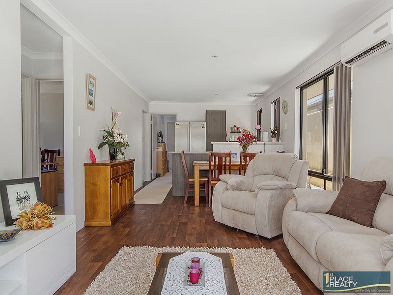 15 Payanna Grange, Lakelands WA 6180