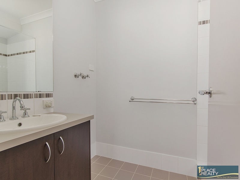 15 Payanna Grange, Lakelands WA 6180