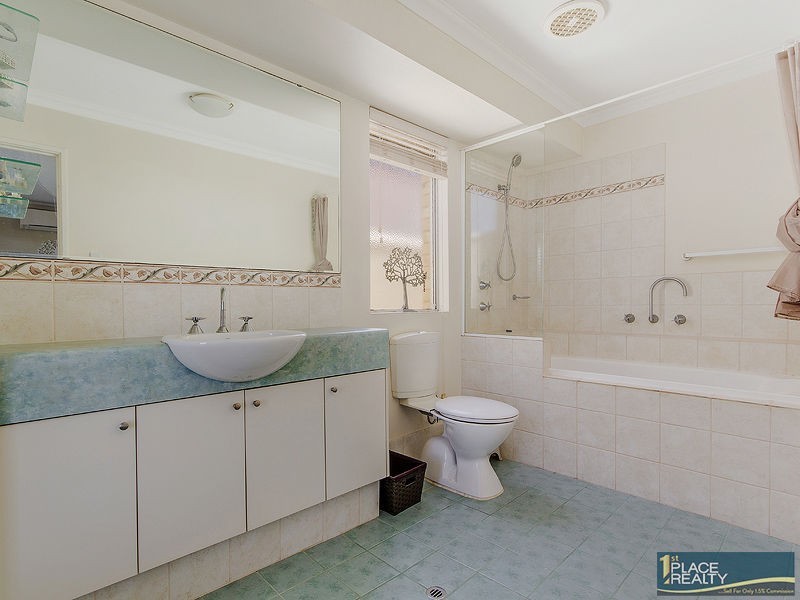 31 Teague Way, Lakelands WA 6180