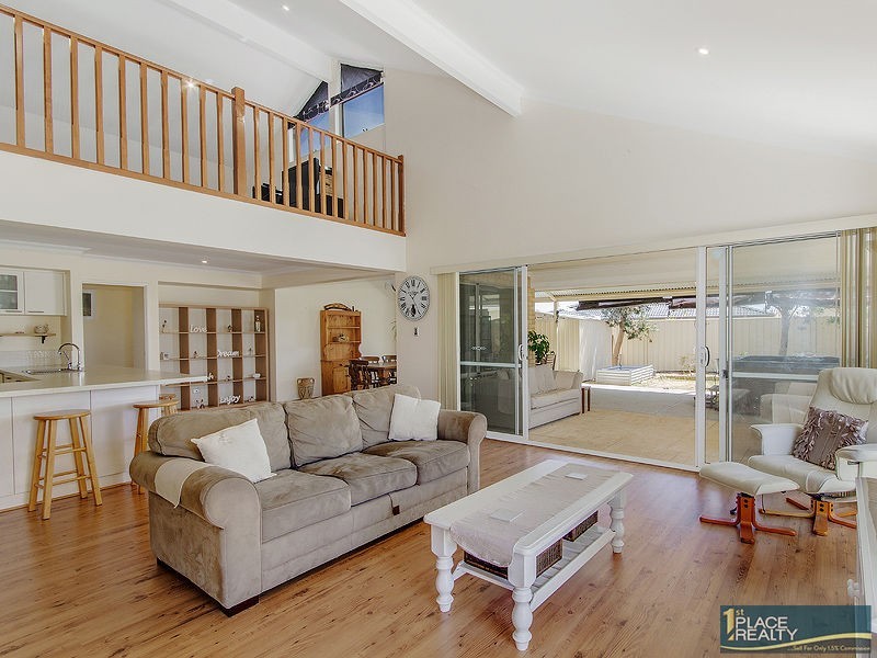 31 Teague Way, Lakelands WA 6180