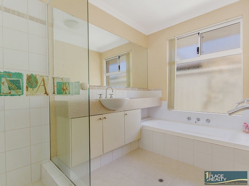 31 Teague Way, Lakelands WA 6180