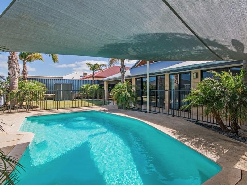 8 Dillon Way, Secret Harbour WA 6173