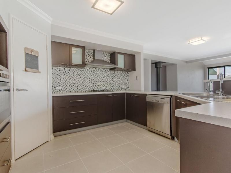 8 Dillon Way, Secret Harbour WA 6173