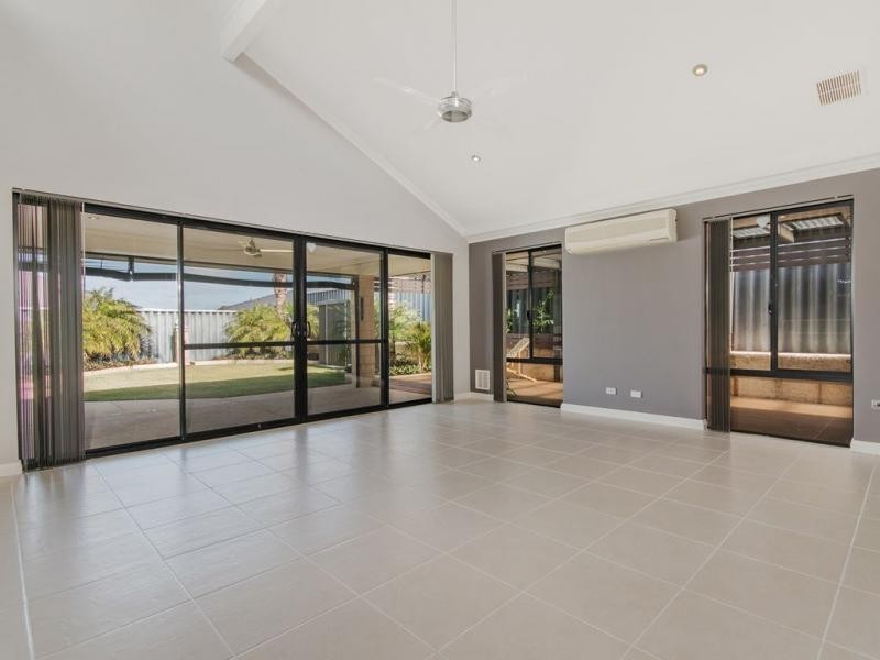 8 Dillon Way, Secret Harbour WA 6173