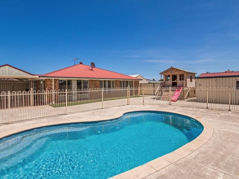 16 Vancouver Circle, Waikiki WA 6169