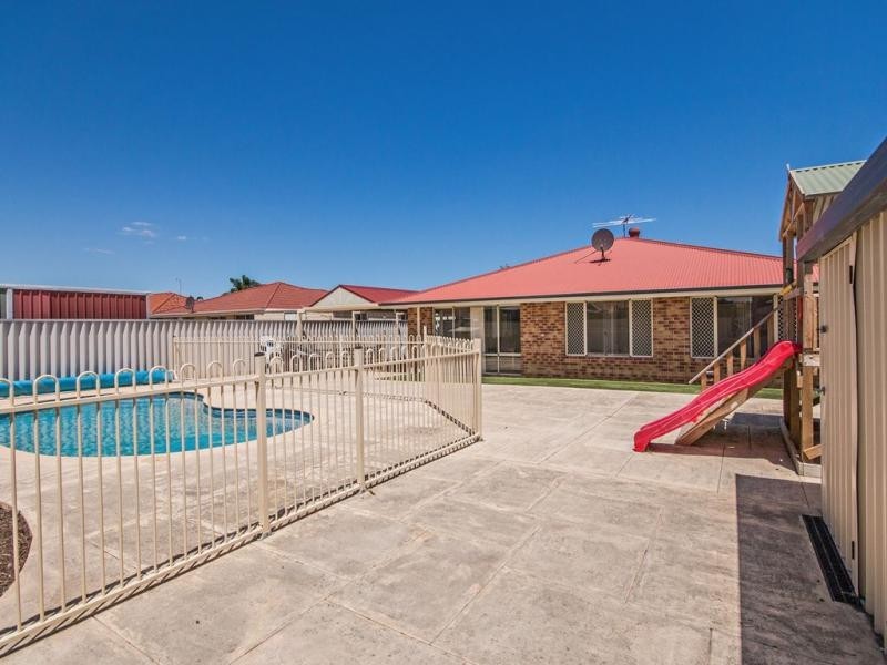 16 Vancouver Circle, Waikiki WA 6169