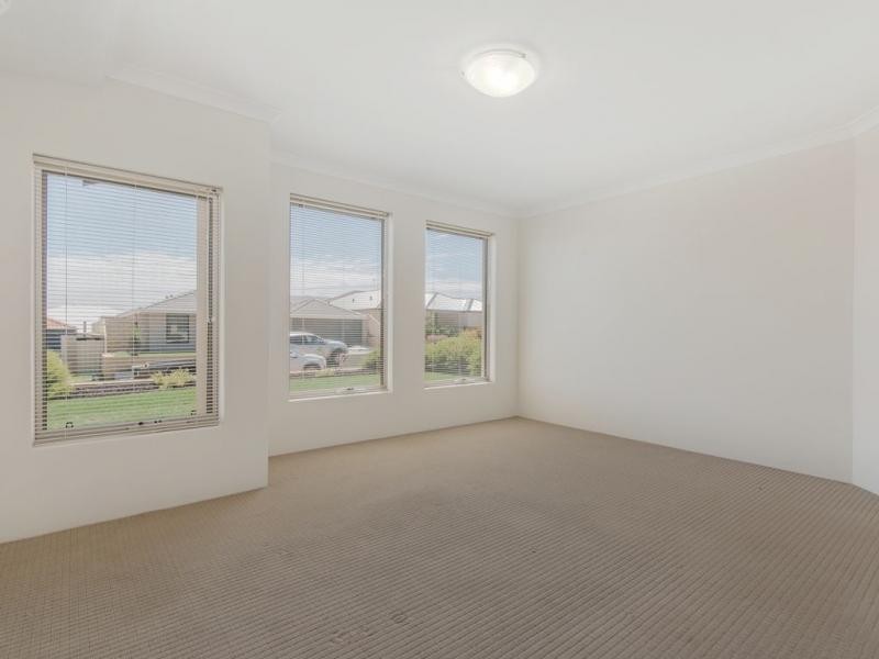 5 Woorabinda Rise, Lakelands WA 6180