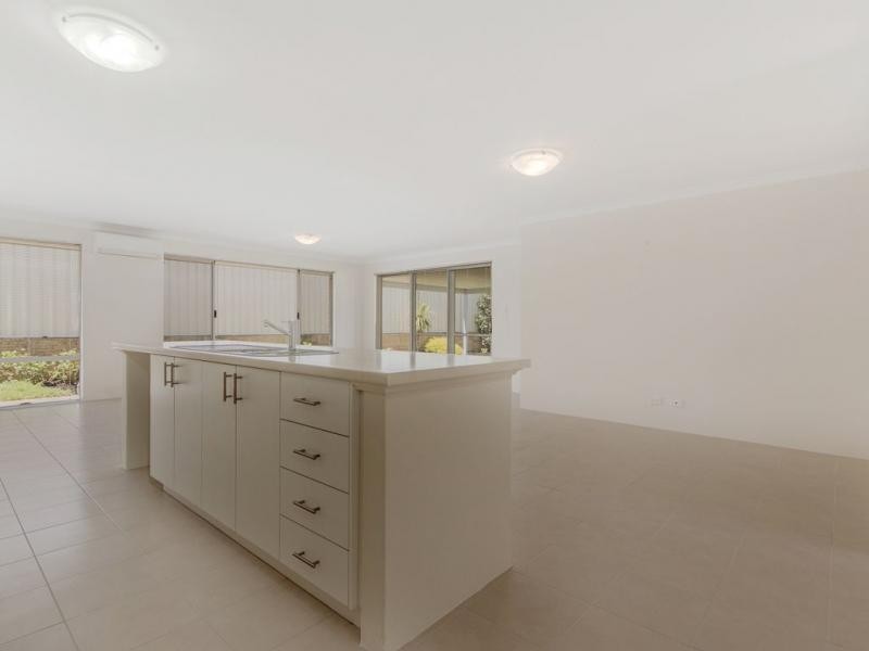 5 Woorabinda Rise, Lakelands WA 6180