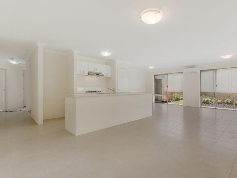 5 Woorabinda Rise, Lakelands WA 6180