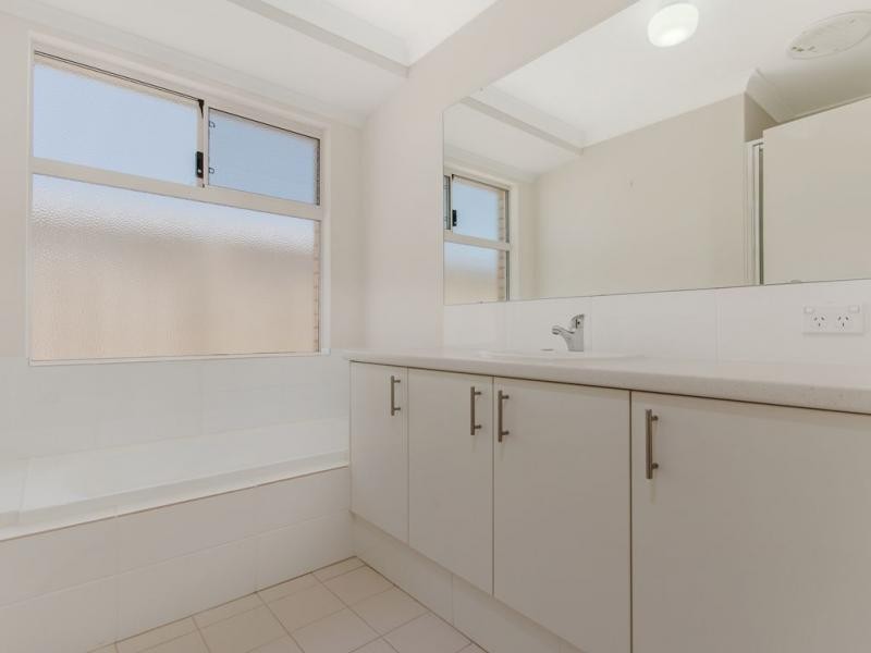 5 Woorabinda Rise, Lakelands WA 6180