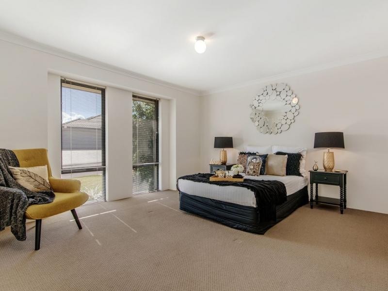 15 Lascelles Circus, Lakelands WA 6180