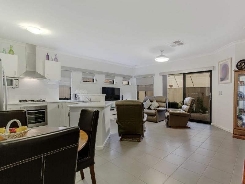 7/16 Westlinton Circle, Waikiki WA 6169