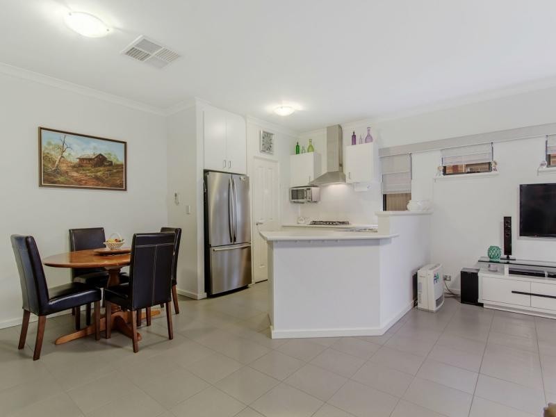 7/16 Westlinton Circle, Waikiki WA 6169