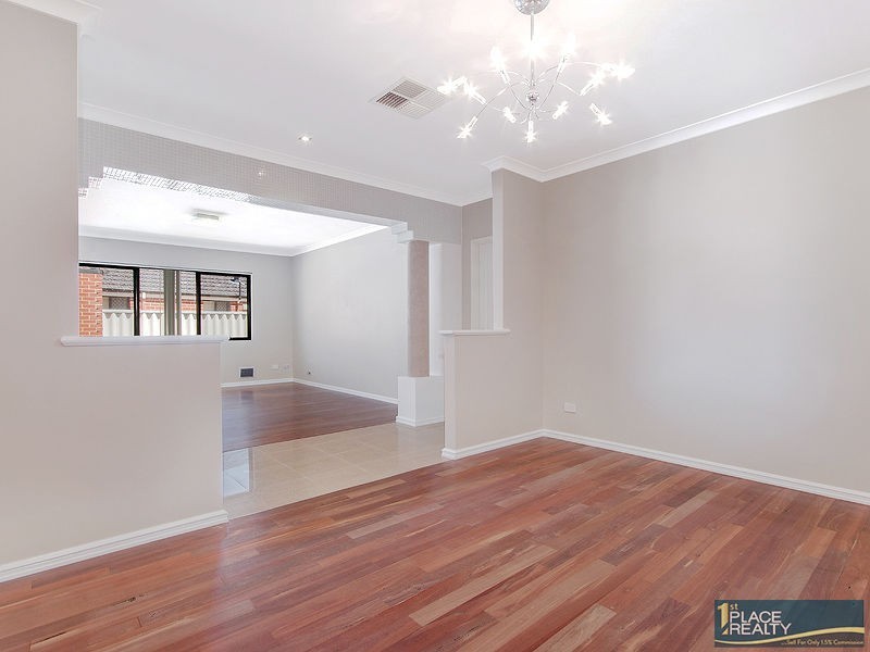 37 Sainte Maxime Avenue, Port Kennedy WA 6172