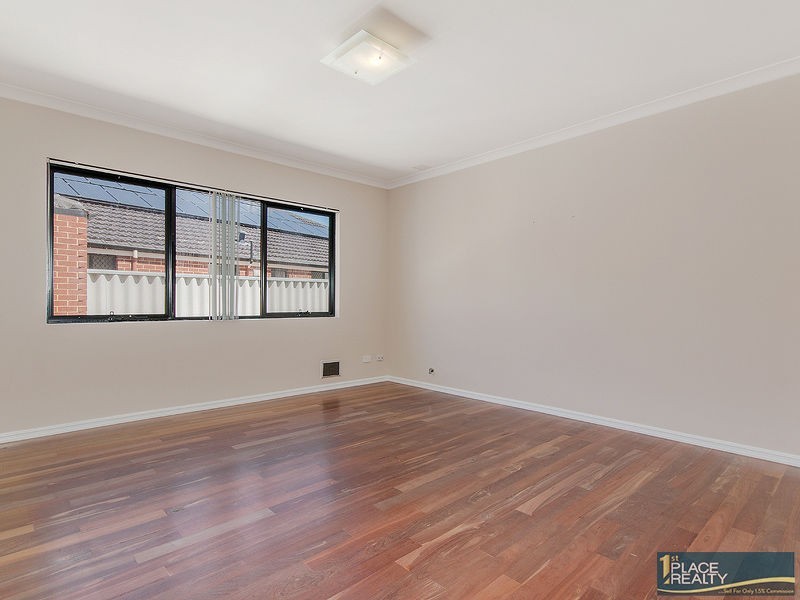 37 Sainte Maxime Avenue, Port Kennedy WA 6172