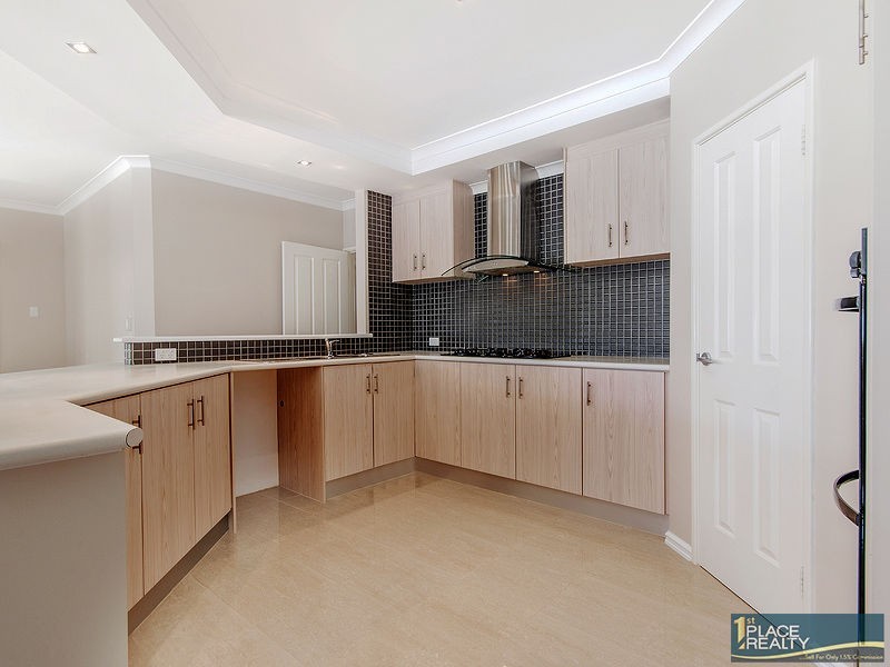 37 Sainte Maxime Avenue, Port Kennedy WA 6172