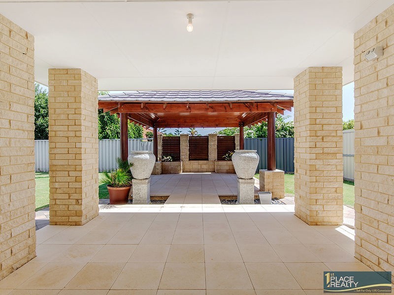 37 Sainte Maxime Avenue, Port Kennedy WA 6172