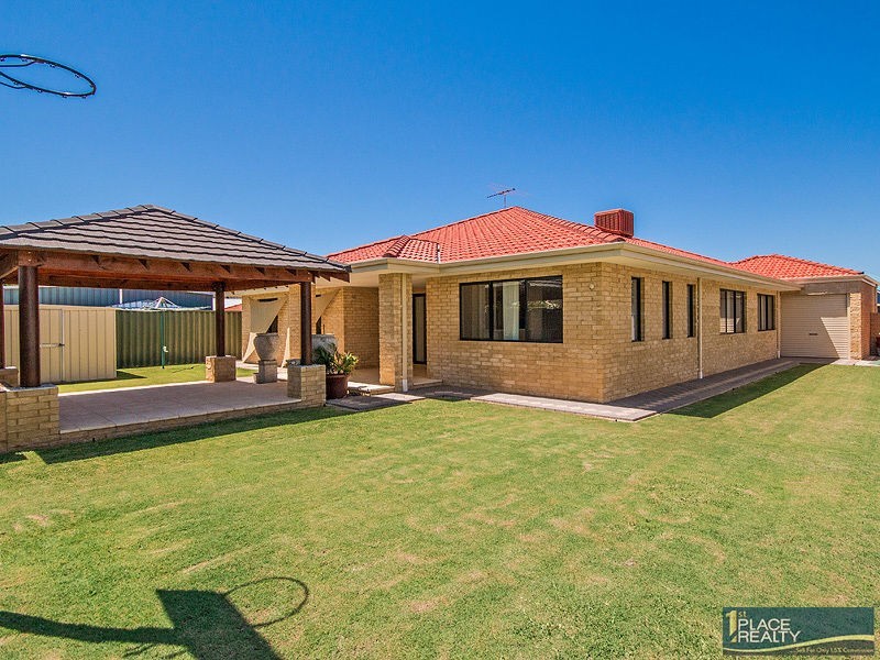 37 Sainte Maxime Avenue, Port Kennedy WA 6172