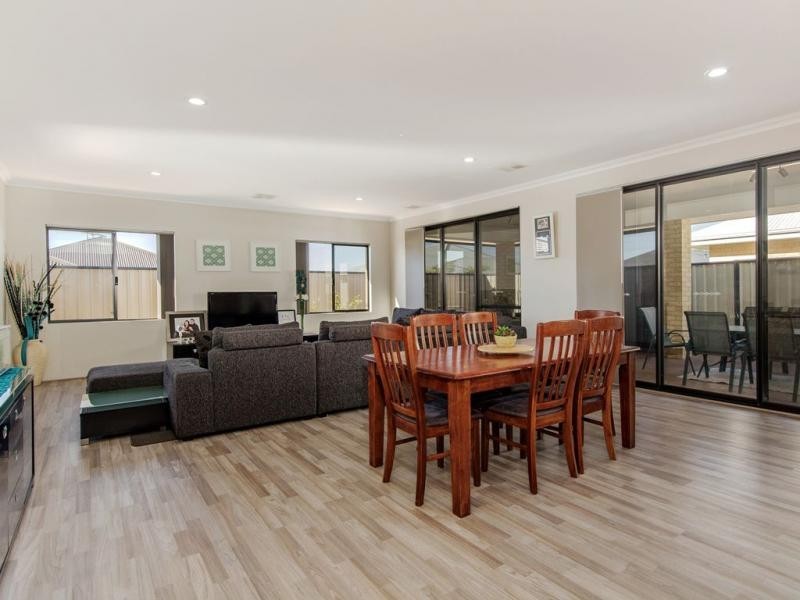 23 Newbridge Street, Meadow Springs WA 6210