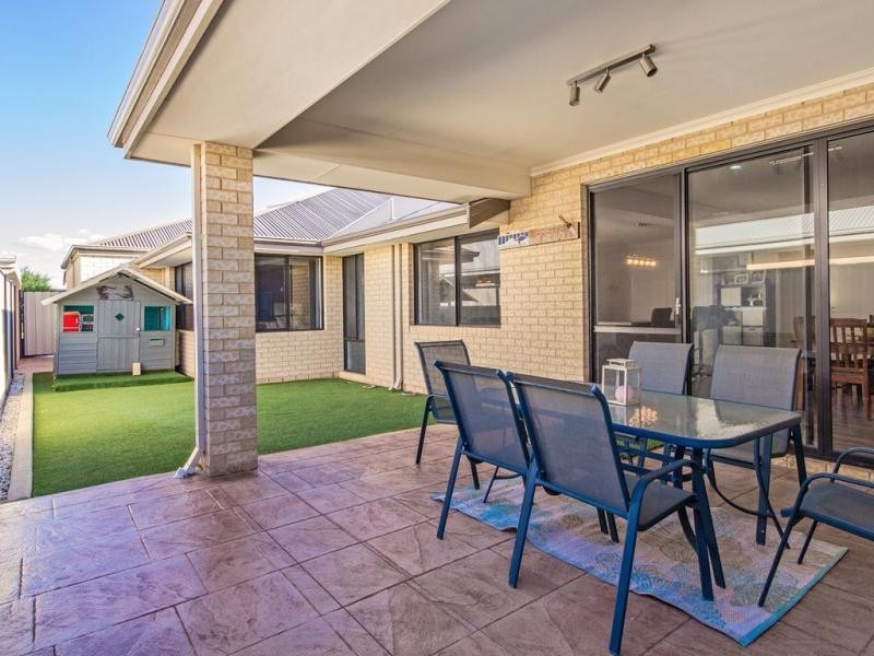 23 Newbridge Street, Meadow Springs WA 6210