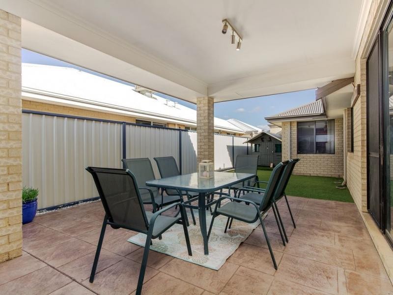 23 Newbridge Street, Meadow Springs WA 6210