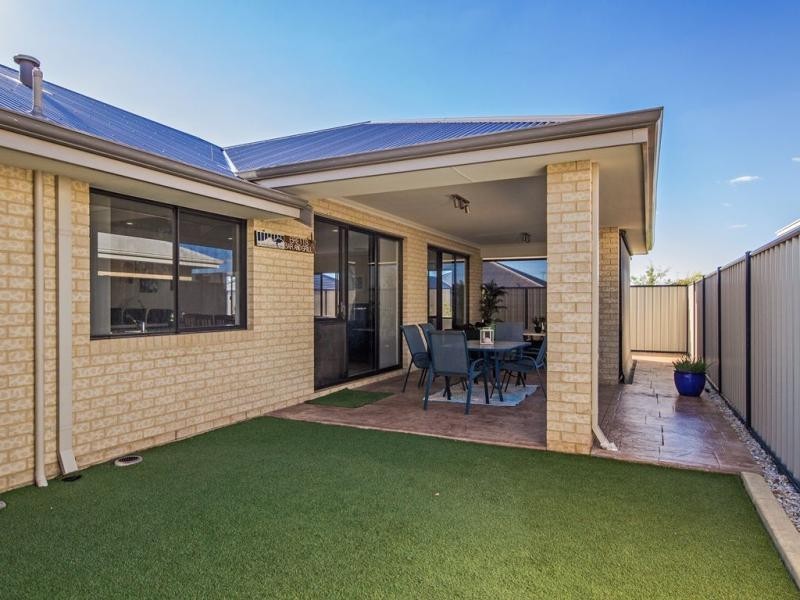 23 Newbridge Street, Meadow Springs WA 6210