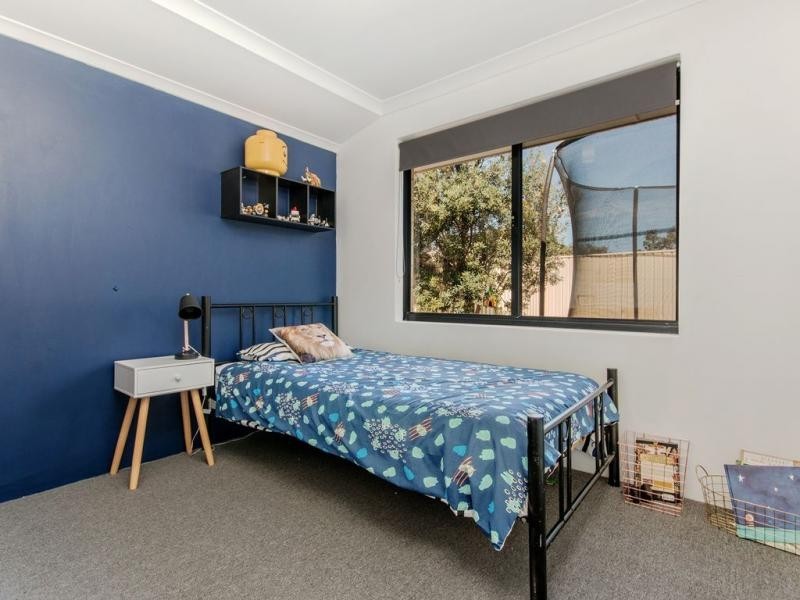 17 Highcliffe Circle, Lakelands WA 6180