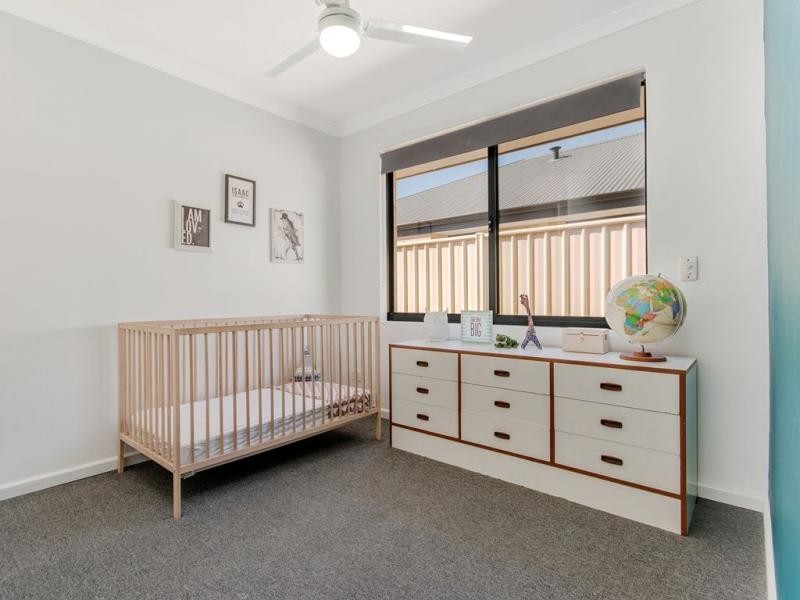 17 Highcliffe Circle, Lakelands WA 6180