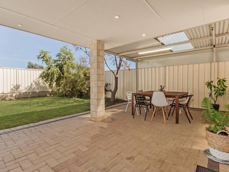 17 Highcliffe Circle, Lakelands WA 6180