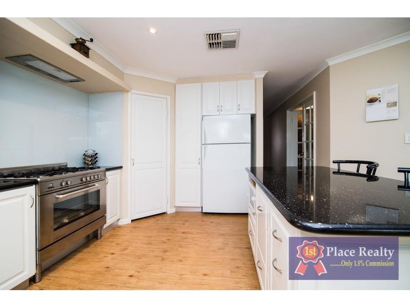 7 Mirror Cove, Waikiki WA 6169