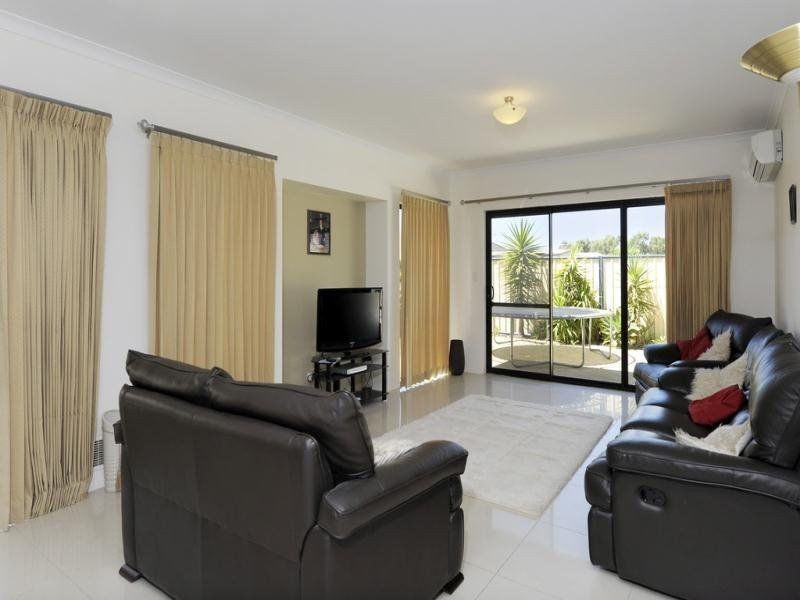 4 Geographe Bay Pass, Secret Harbour WA 6173