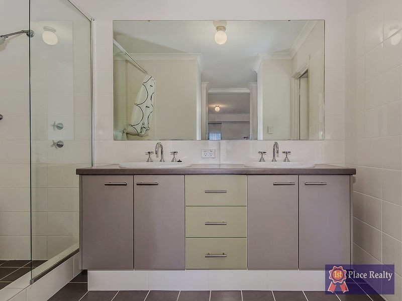 25 Broadstone Vista, Meadow Springs WA 6210