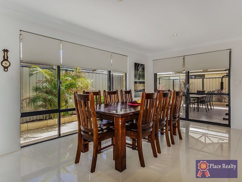 25 Broadstone Vista, Meadow Springs WA 6210