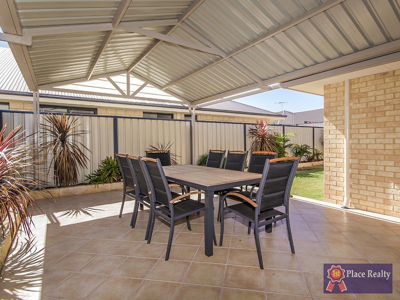 25 Broadstone Vista, Meadow Springs WA 6210