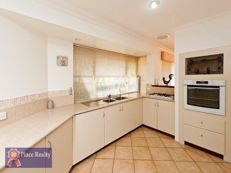 1/2 Nelson Street, Halls Head WA 6210