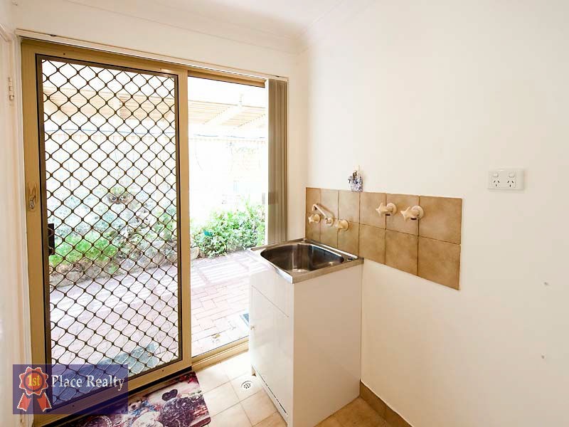 1/2 Nelson Street, Halls Head WA 6210