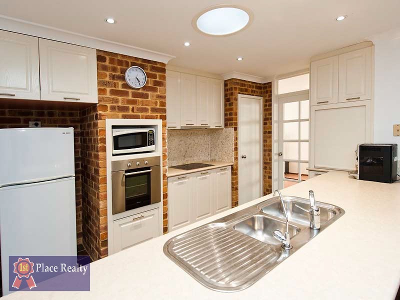 15 Clytie Road, Silver Sands WA 6210