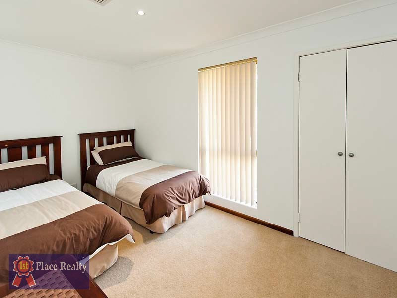 15 Clytie Road, Silver Sands WA 6210