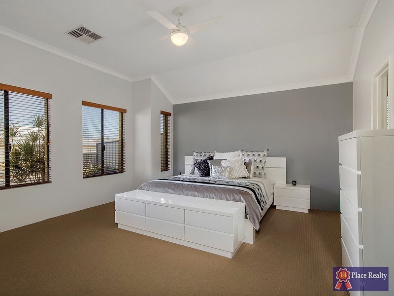 95 Meadow Springs Drive, Meadow Springs WA 6210