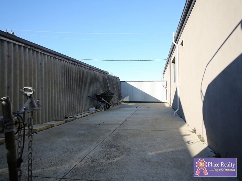 88 June Road, Safety Bay WA 6169