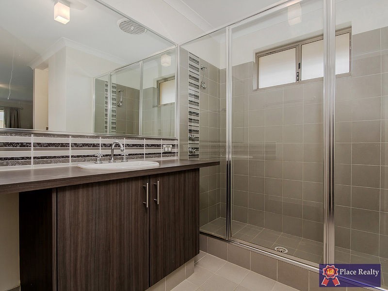 30 Highcliffe Circle, Lakelands WA 6180