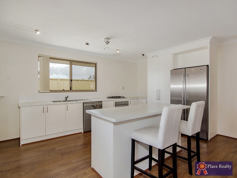 30 Highcliffe Circle, Lakelands WA 6180